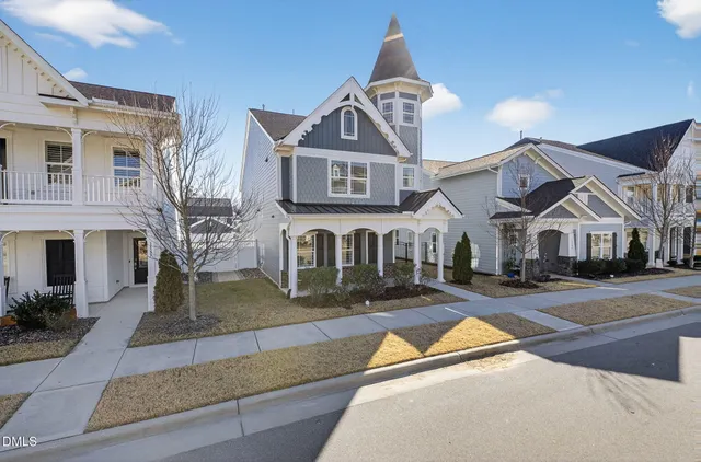 $789,900 | 1161 Gloriosa Street, Apex, NC 27523