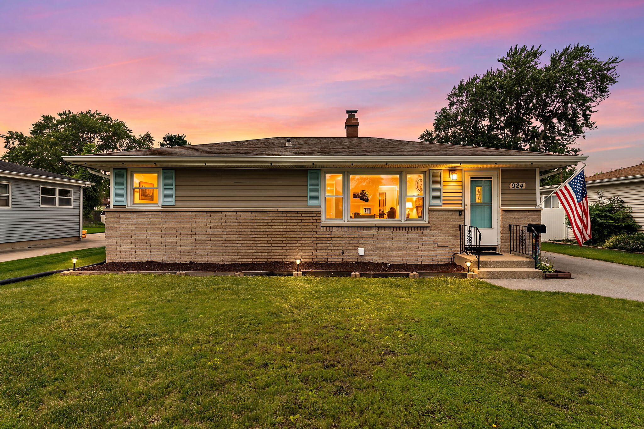 924 North Elmer Street Griffith, IN 46319 - Photo 1 of 22 2048x1365