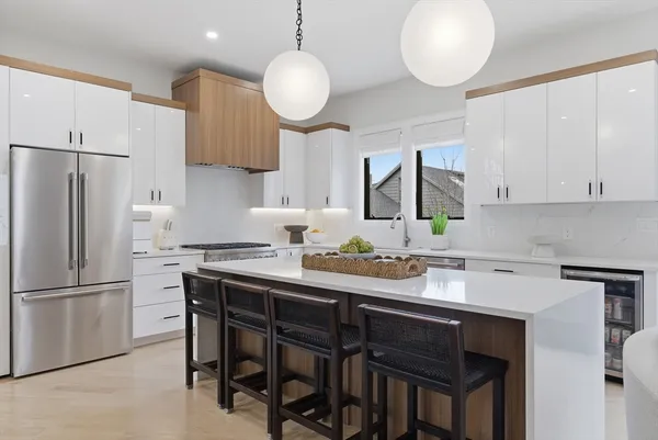 $2,299,000 | 16-18 Josselyn Place, Unit 16, Newton, MA 02461