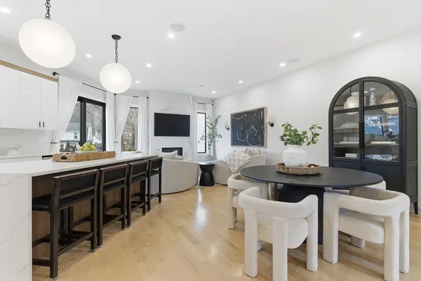 $2,299,000 | 16-18 Josselyn Place, Unit 16, Newton, MA 02461