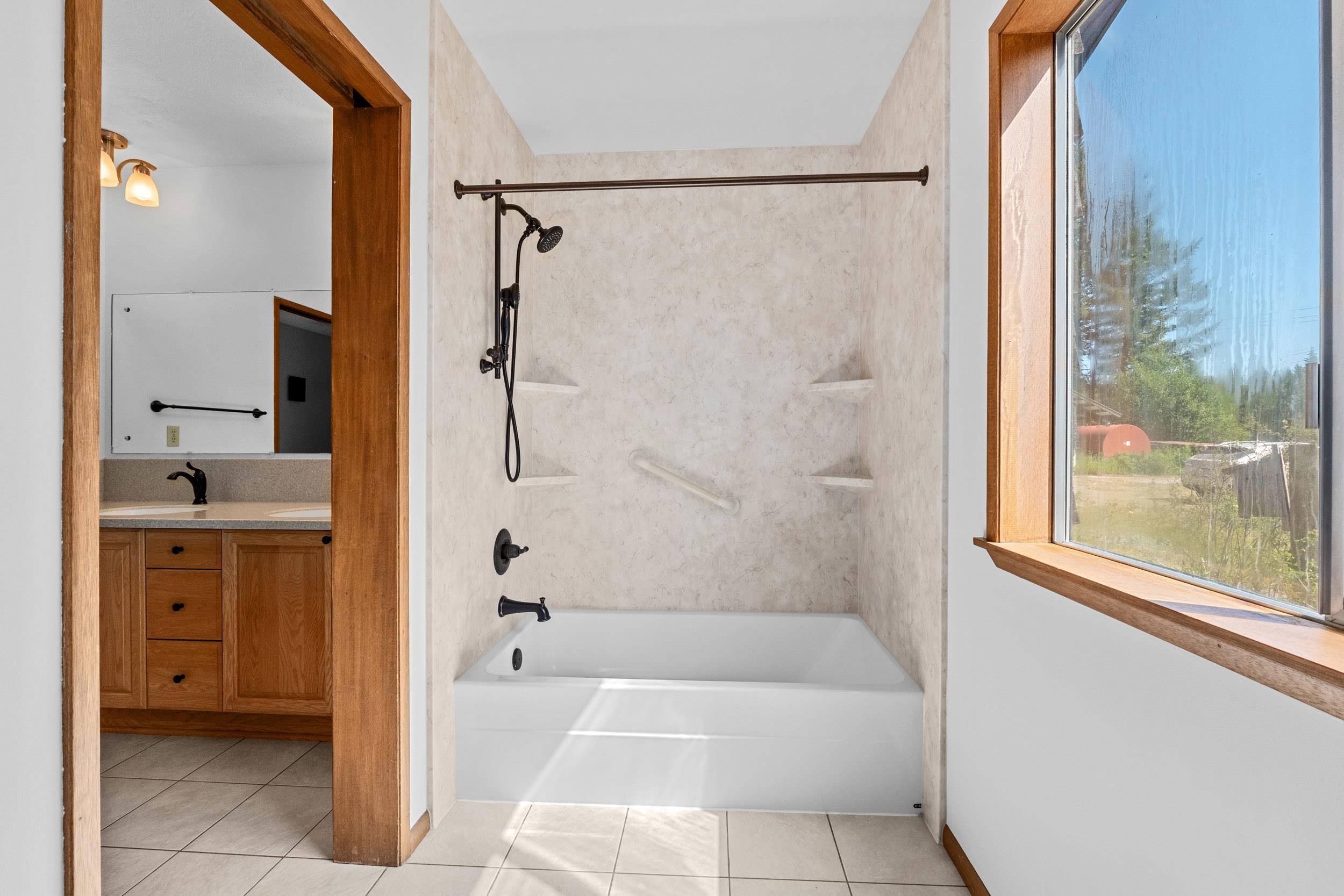 252 Davaz Carlton Road Newport, WA 99156 - Photo 4 of 41