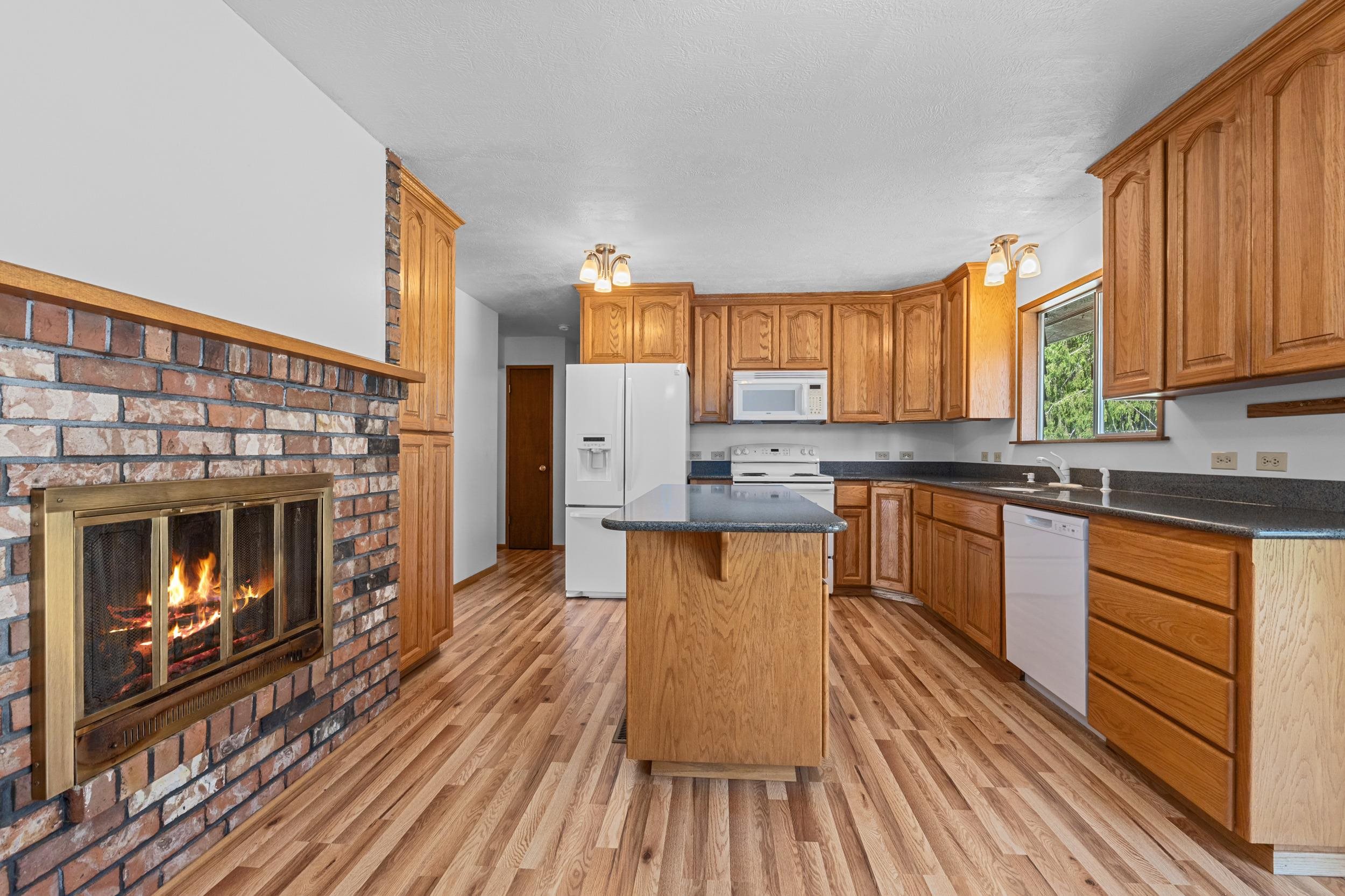252 Davaz Carlton Road Newport, WA 99156 - Photo 7 of 41