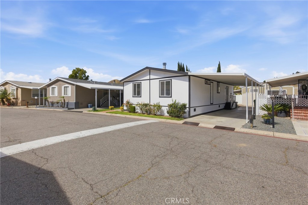 4901 Green River Road, Unit 153 Corona, CA 92878 - Photo 3 of 55