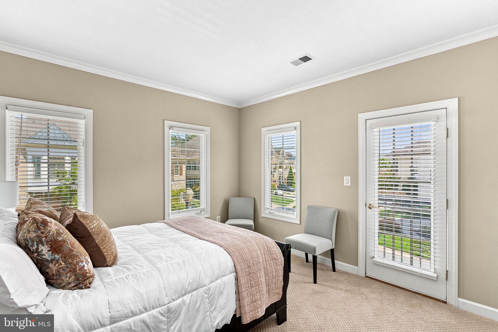 18357 Eagle Point Square Leesburg, VA 20176 - Photo 35 of 70 Gallery Image 35