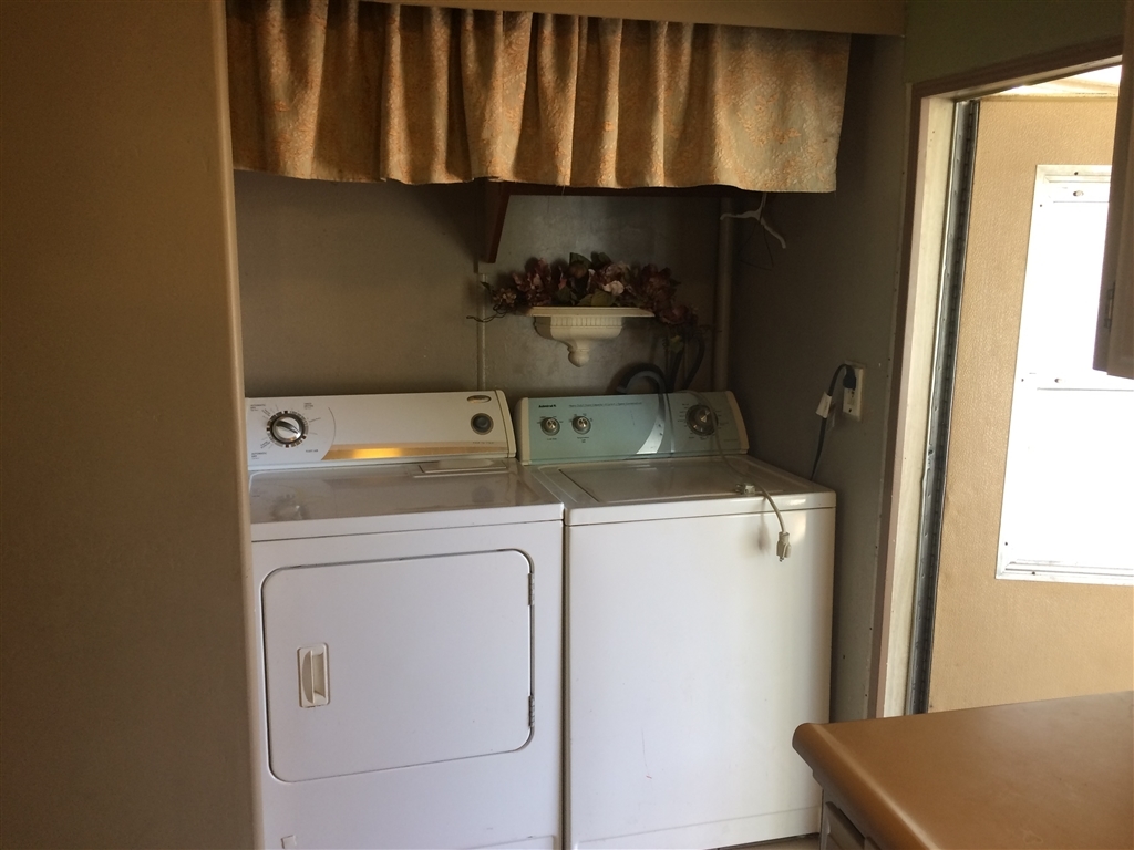 3909 Reche Road, Unit 175 Fallbrook, CA 92028 - Photo 24 of 24 Indoor Laundry