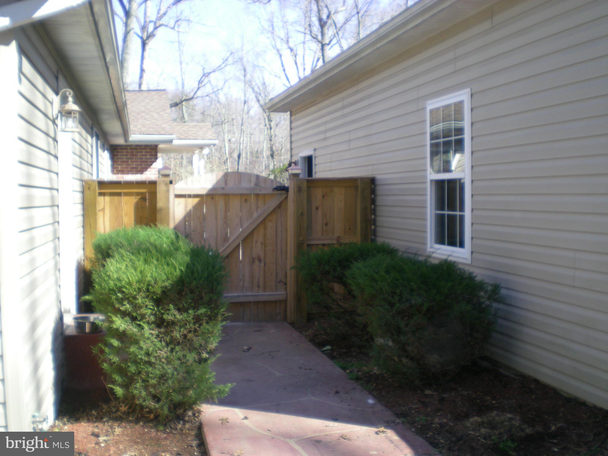 6175 Hawthorne Road La Plata, MD 20646 - Photo 28 of 30 Exterior (Rear)