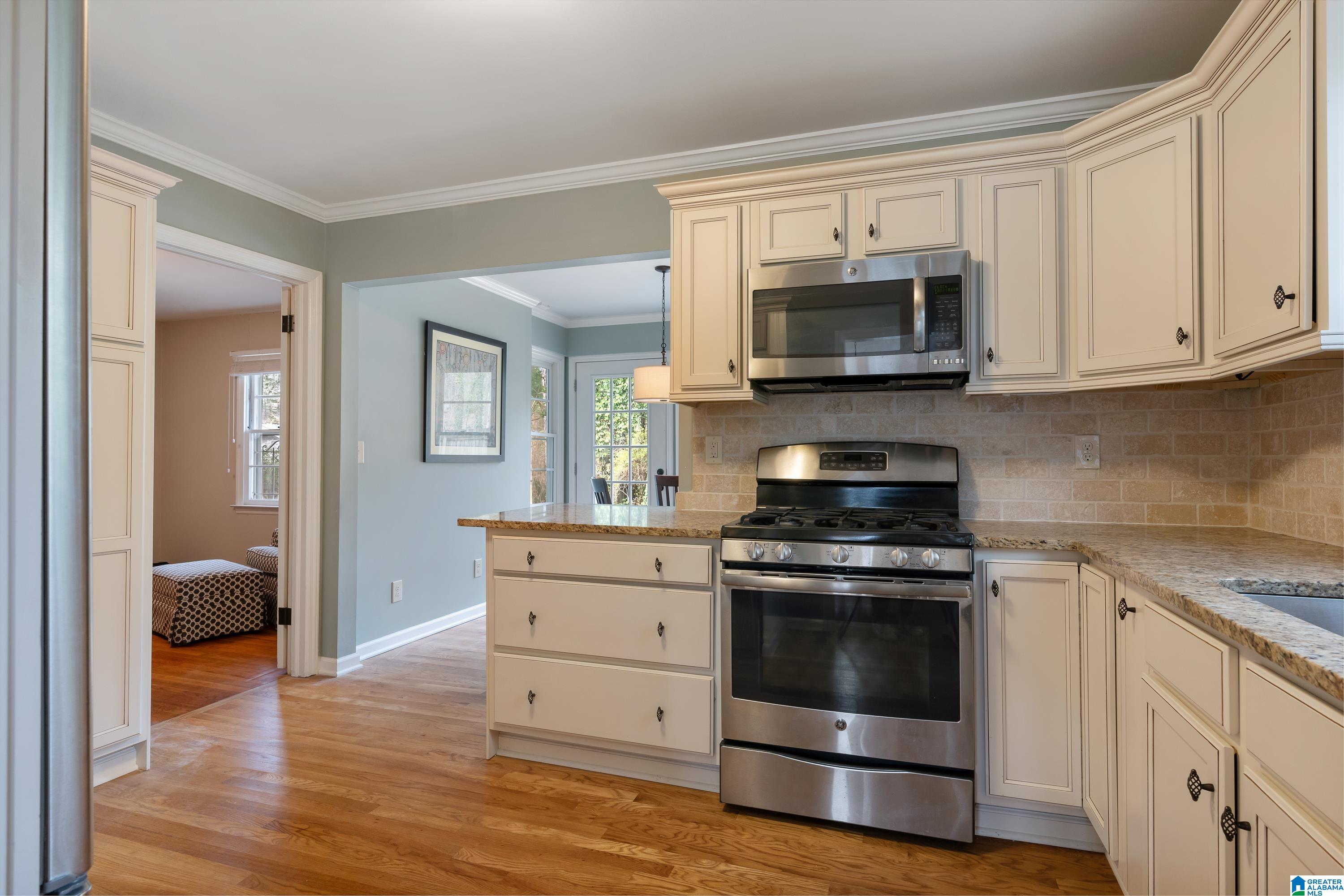 708 Warwick Road Birmingham, AL 35209 - Photo 9 of 32