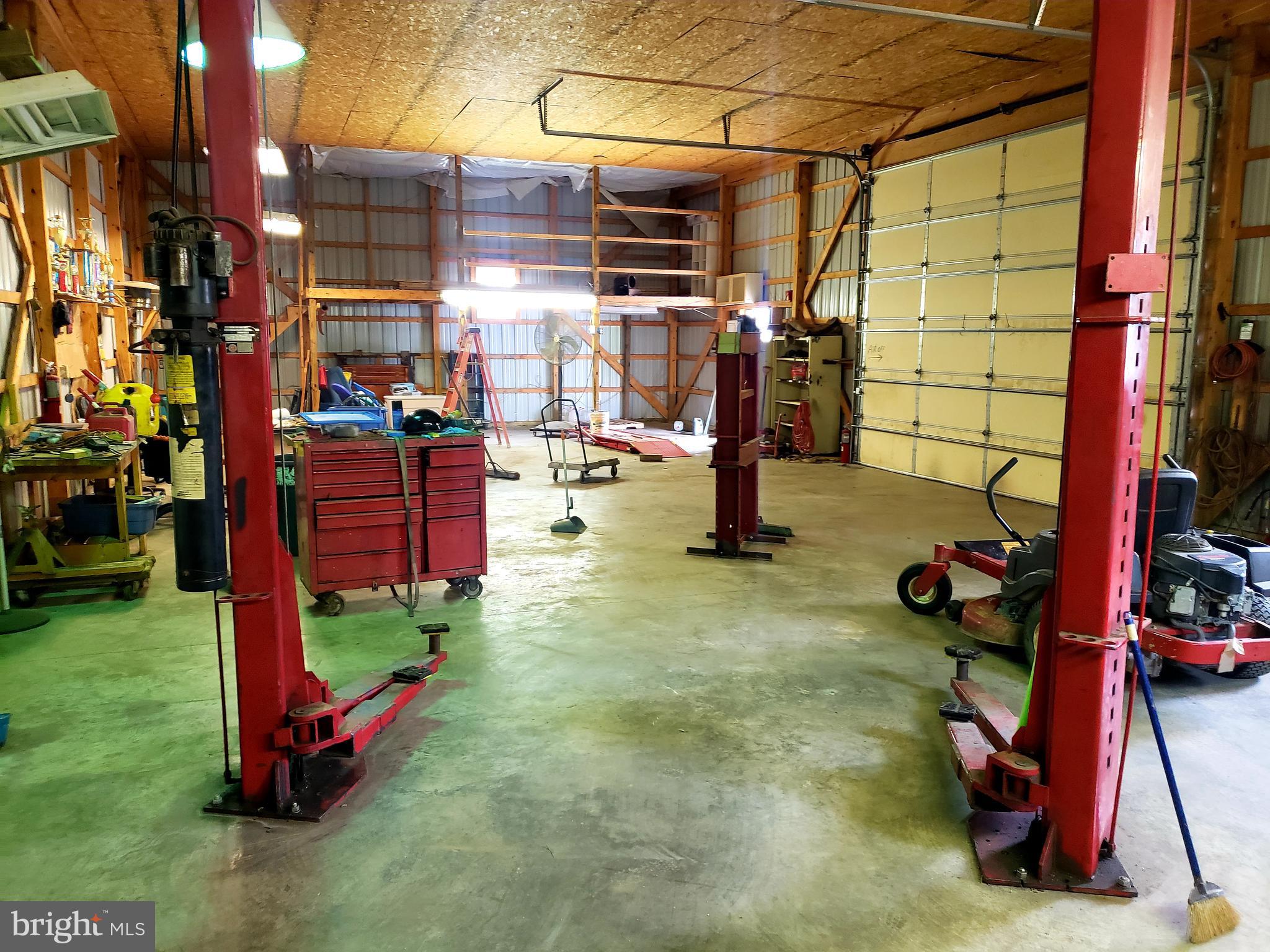 15407 Brandywine Road Brandywine, MD 20613 - Photo 10 of 16 Car Lift Stays!