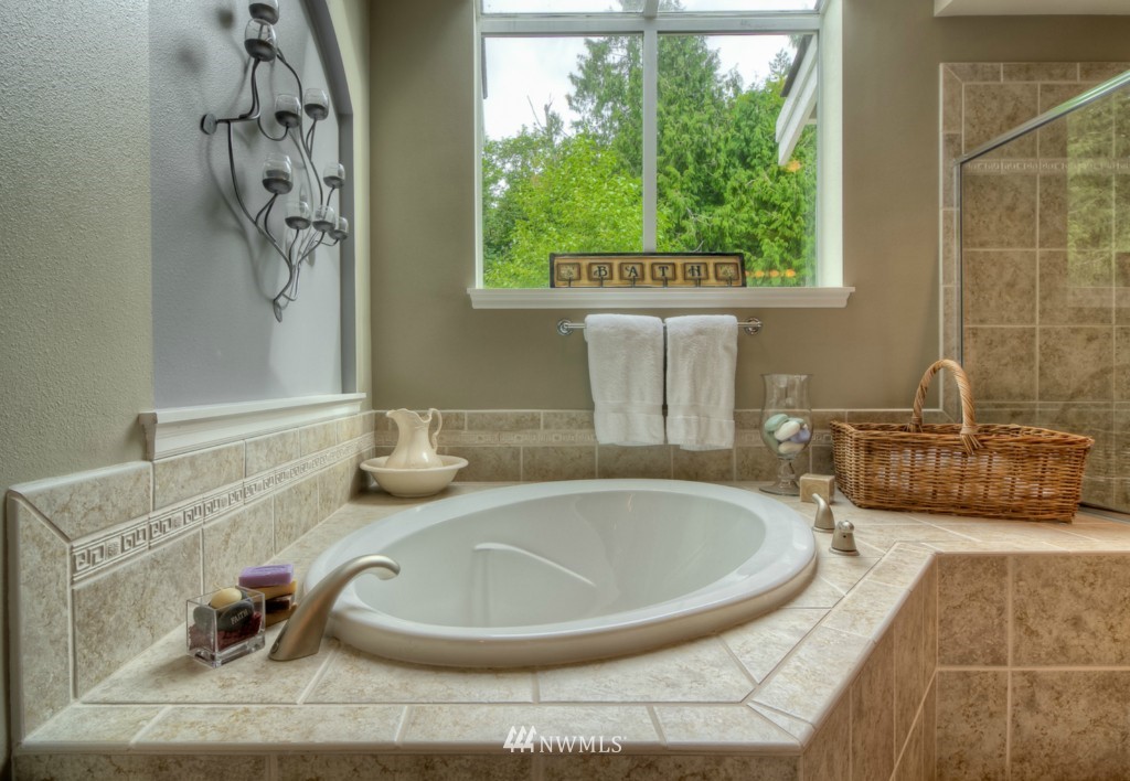 16512 Southeast 165th Way Renton, WA 98058 - Photo 11 of 15 Gallery Image 11