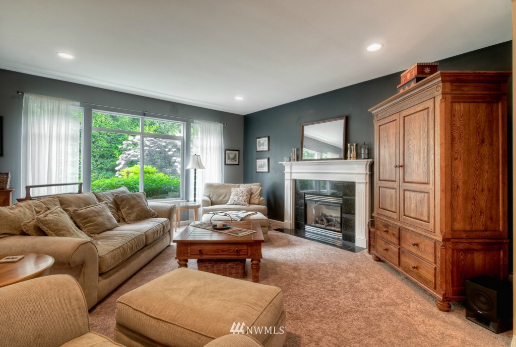 16512 Southeast 165th Way Renton, WA 98058 - Photo 4 of 15 Gallery Image 4