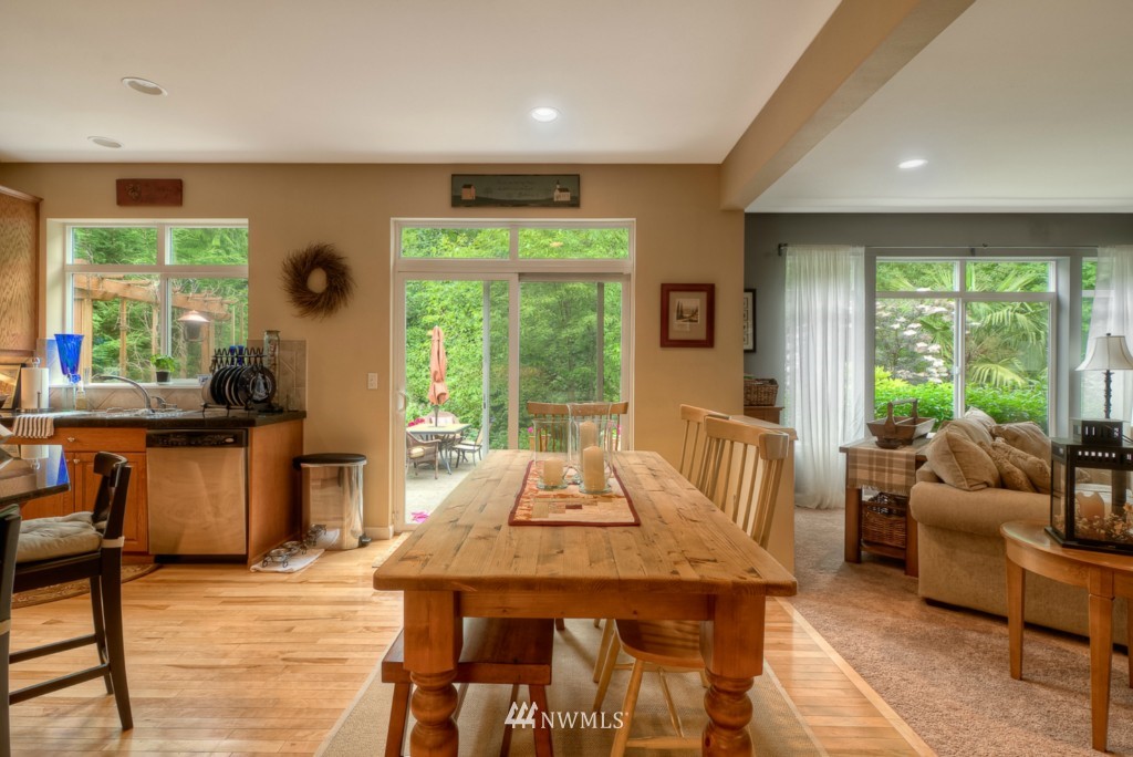 16512 Southeast 165th Way Renton, WA 98058 - Photo 5 of 15 Gallery Image 5