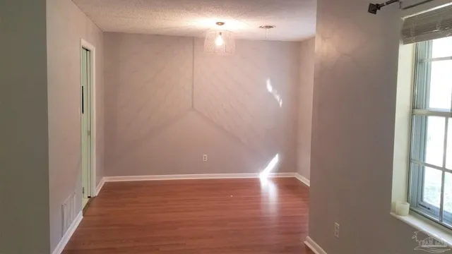 $1,850 | 4170 Capri Drive, Pensacola, FL 32504