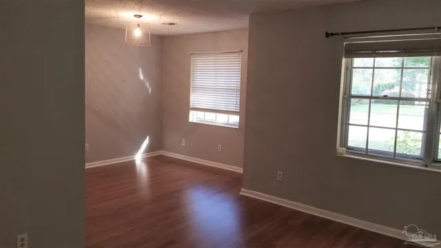 $1,850 | 4170 Capri Drive, Pensacola, FL 32504