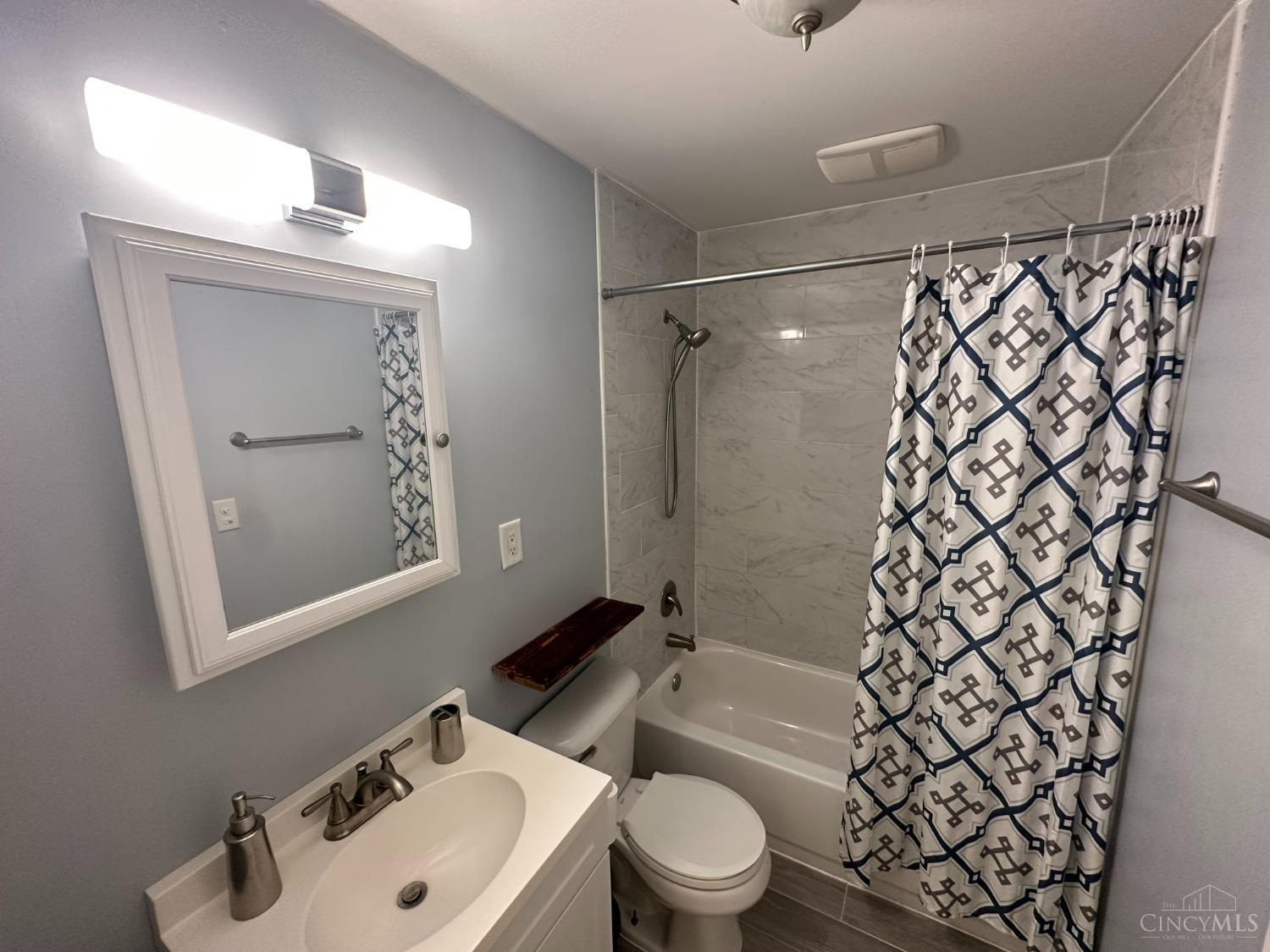 877 Martini Road Cincinnati, OH 45233 - Photo 7 of 19 Gallery Image 7