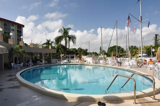 $319,999 | 2731 Northeast 14th Street Causeway, Unit 612, Pompano Beach, FL 33062