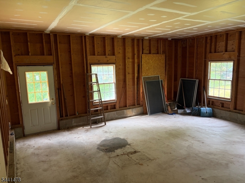 124 Perryville Road Pittstown, NJ 08867 - Photo 13 of 41