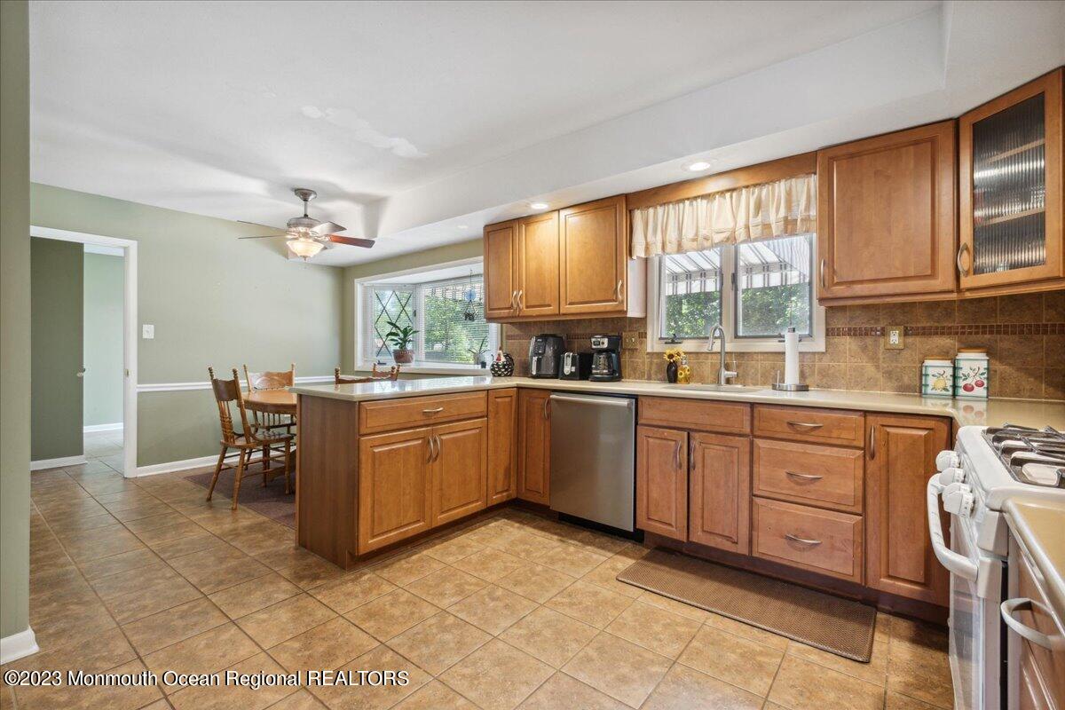 136 Lancaster Road Freehold, NJ 07728 - Photo 12 of 44