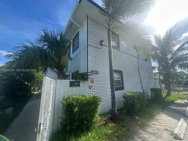 $1,600 | 3128 Southwest 12th Place, Unit 3, Fort Lauderdale, FL 33312