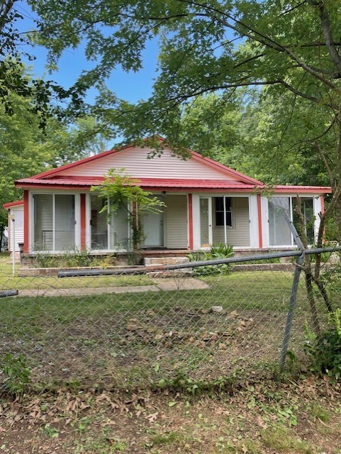 103 East High Street Ethridge, TN 38456 - Photo 1 of 14 a view of a house with a yard