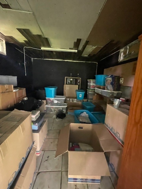103 East High Street Ethridge, TN 38456 - Photo 7 of 14 a kitchen with stove and cabinets