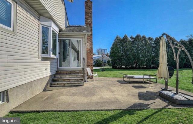 68 Wayside Road Berlin, NJ 08009 - Photo 29 of 31 a view of outdoor space yard and patio