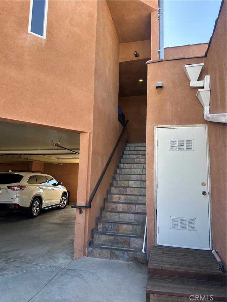 14352 Tiara Street Sherman Oaks, CA 91401 - Photo 2 of 13