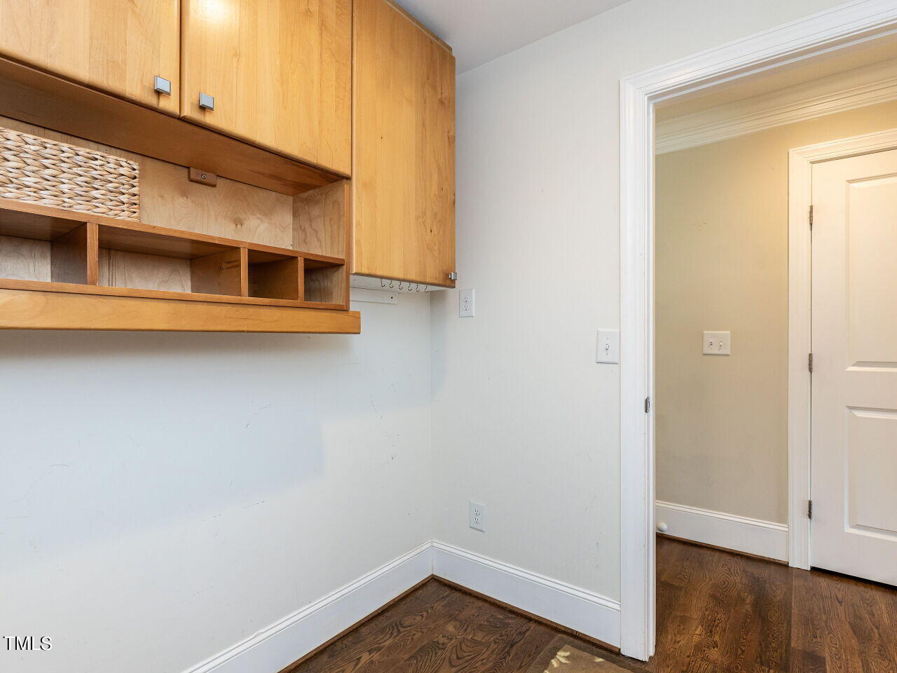 5408 Den Heider Way Raleigh, NC 27606 - Photo 15 of 36 028-1280x960-mudroom