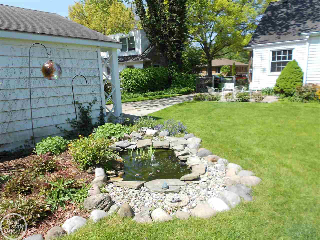 407 Roland Court Grosse Pointe, MI 48236 - Photo 29 of 33 31291218-28.JPG