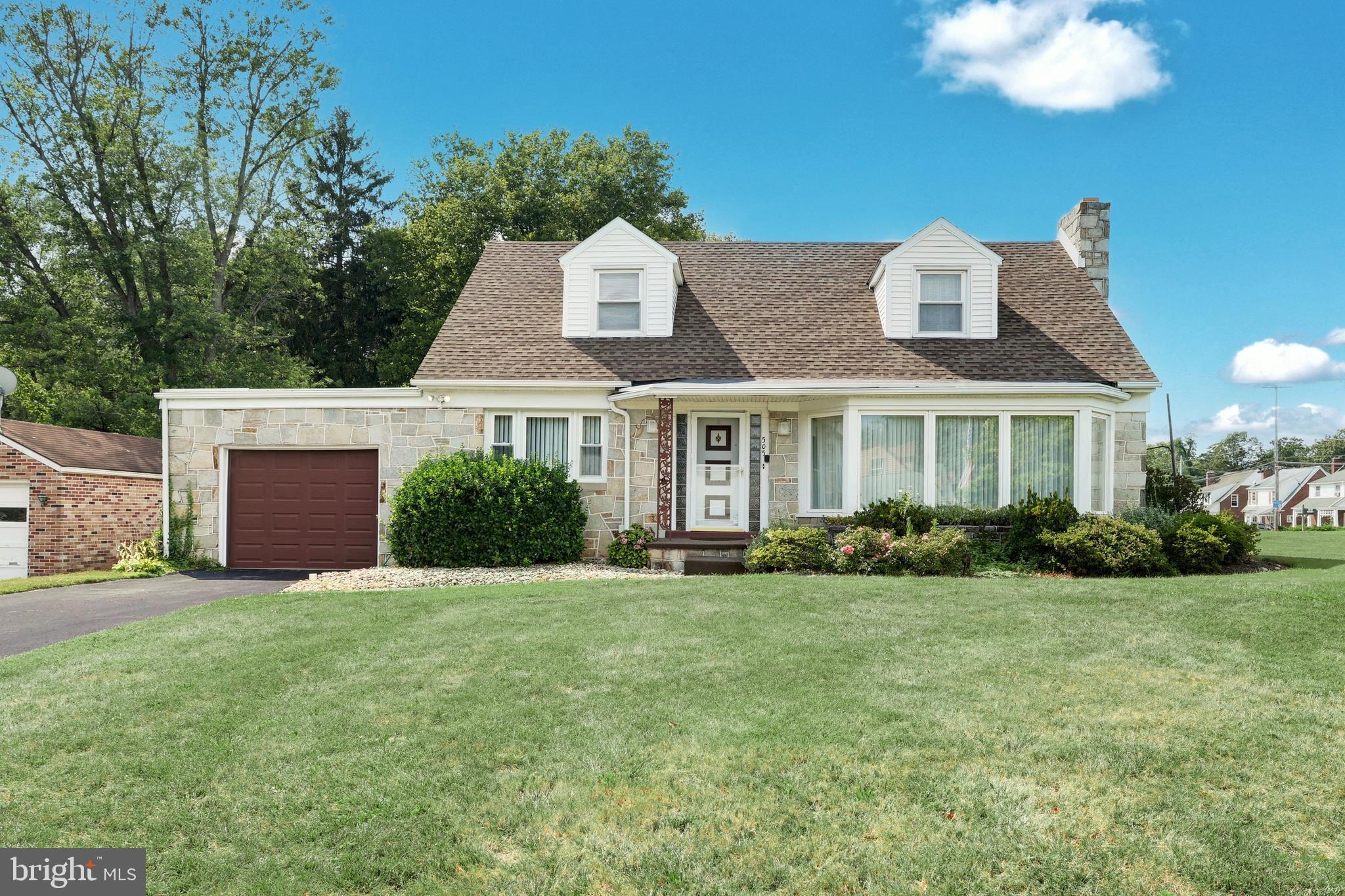505 Waters Road York, PA 17403 - Photo 1 of 43