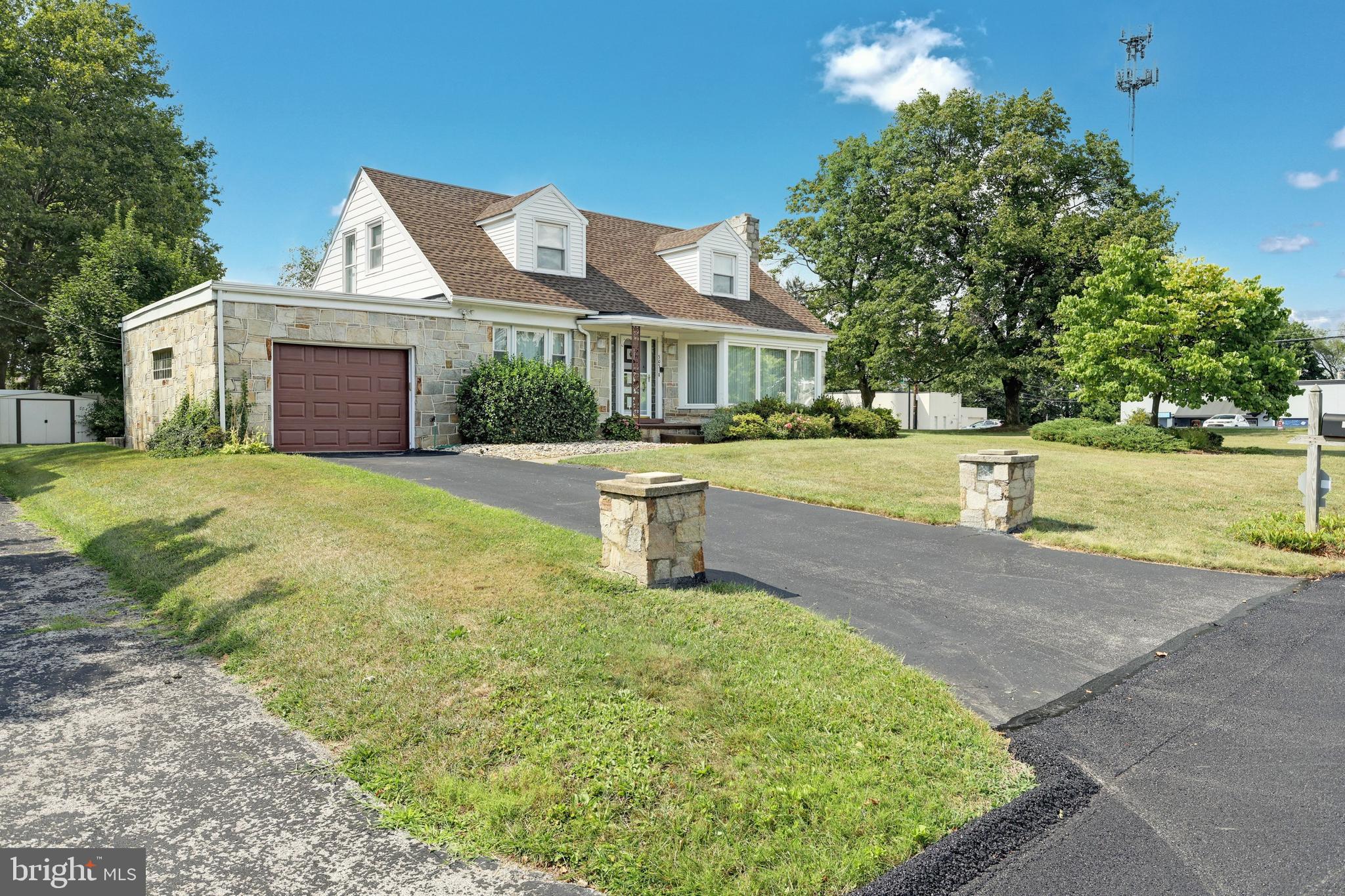 505 Waters Road York, PA 17403 - Photo 3 of 43