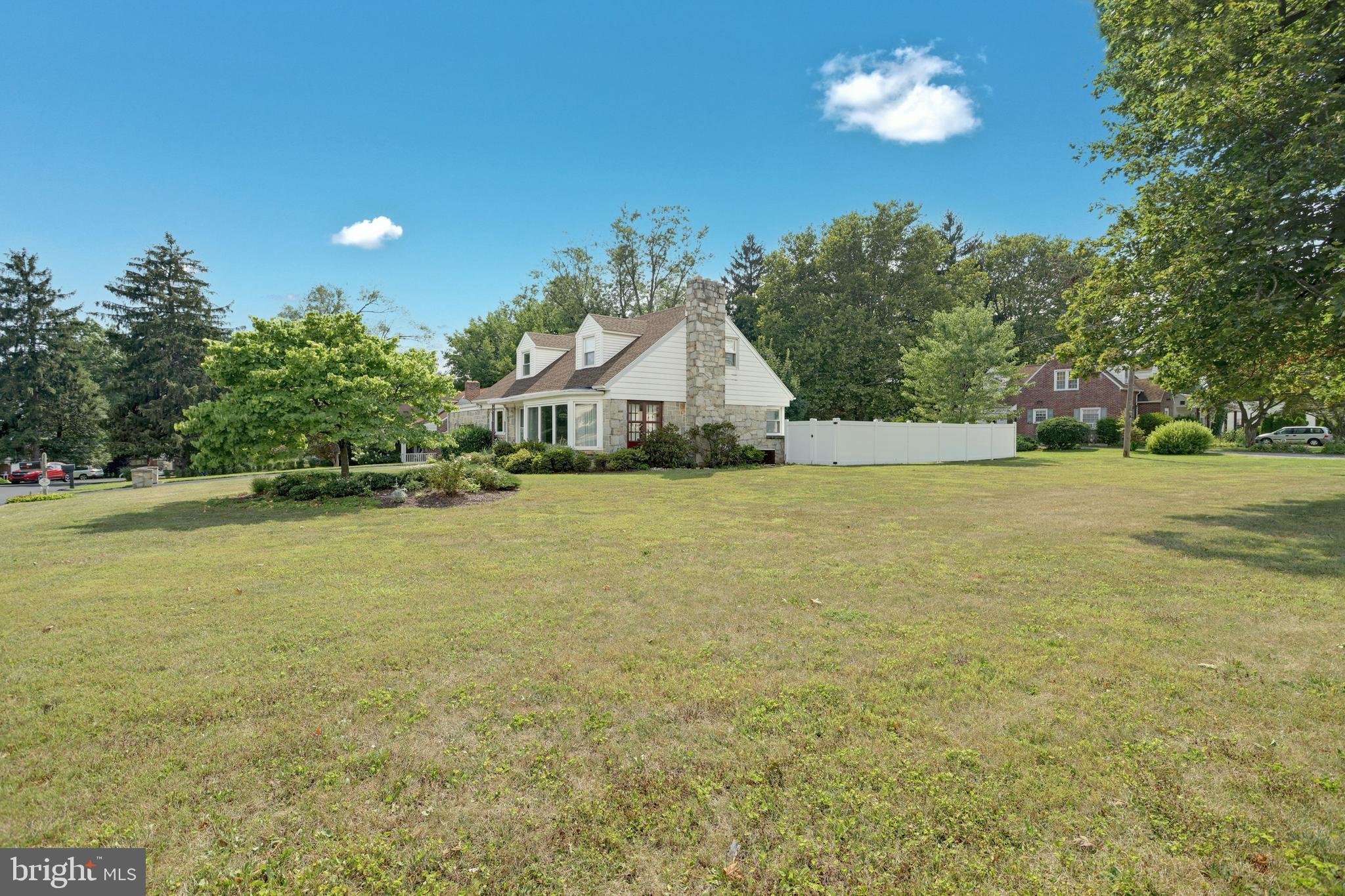 505 Waters Road York, PA 17403 - Photo 5 of 43