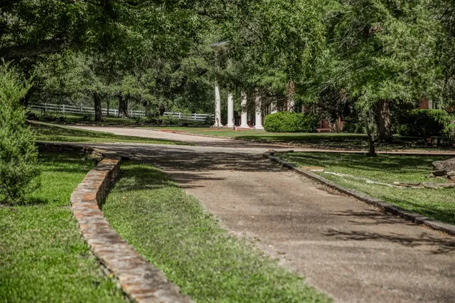 $4,100,000 | 10507 Old Chappell Hill Road, Chappell Hill, TX 77426