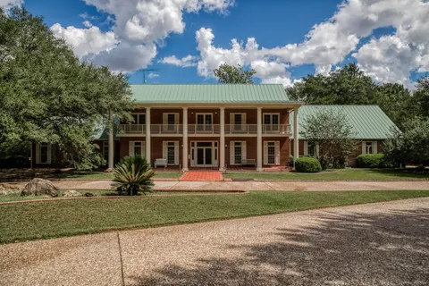 $4,100,000 | 10507 Old Chappell Hill Road, Chappell Hill, TX 77426