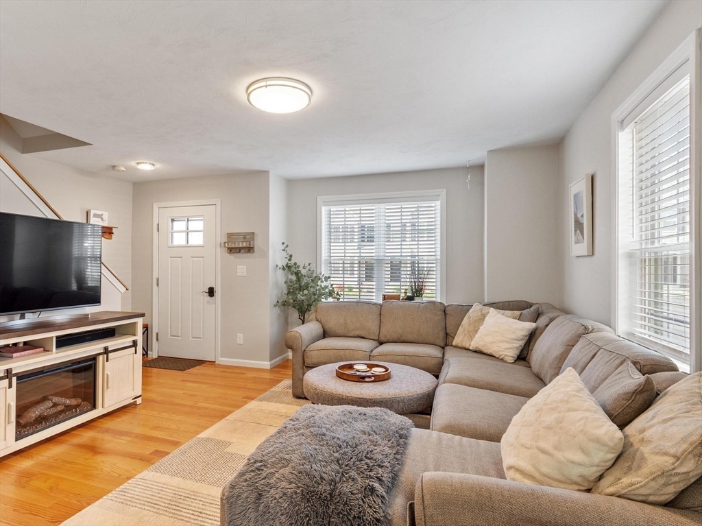 87 Riley Road, Unit 87 Tyngsborough, MA 01879 - Photo 12 of 28