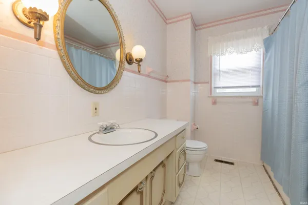 $315,000 | 7755 Meadow Lane, Newburgh, IN 47630