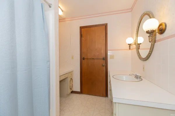 $315,000 | 7755 Meadow Lane, Newburgh, IN 47630