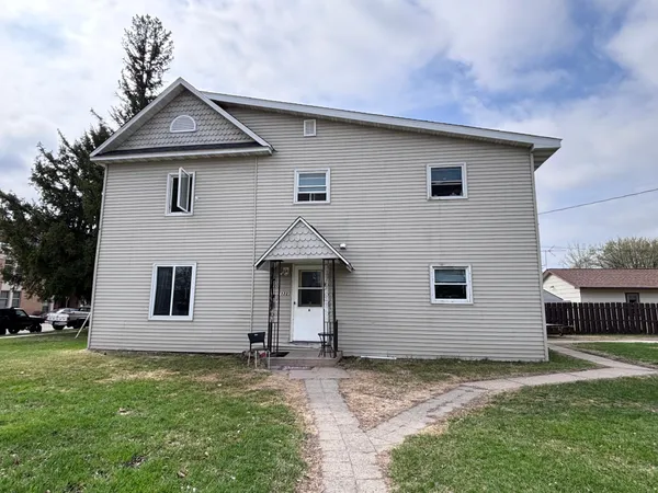$219,900 | 322 5th Avenue East, Alexandria, MN 56308