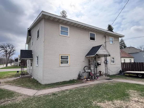 $219,900 | 322 5th Avenue East, Alexandria, MN 56308