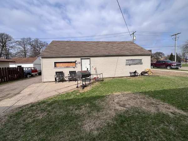 $219,900 | 322 5th Avenue East, Alexandria, MN 56308