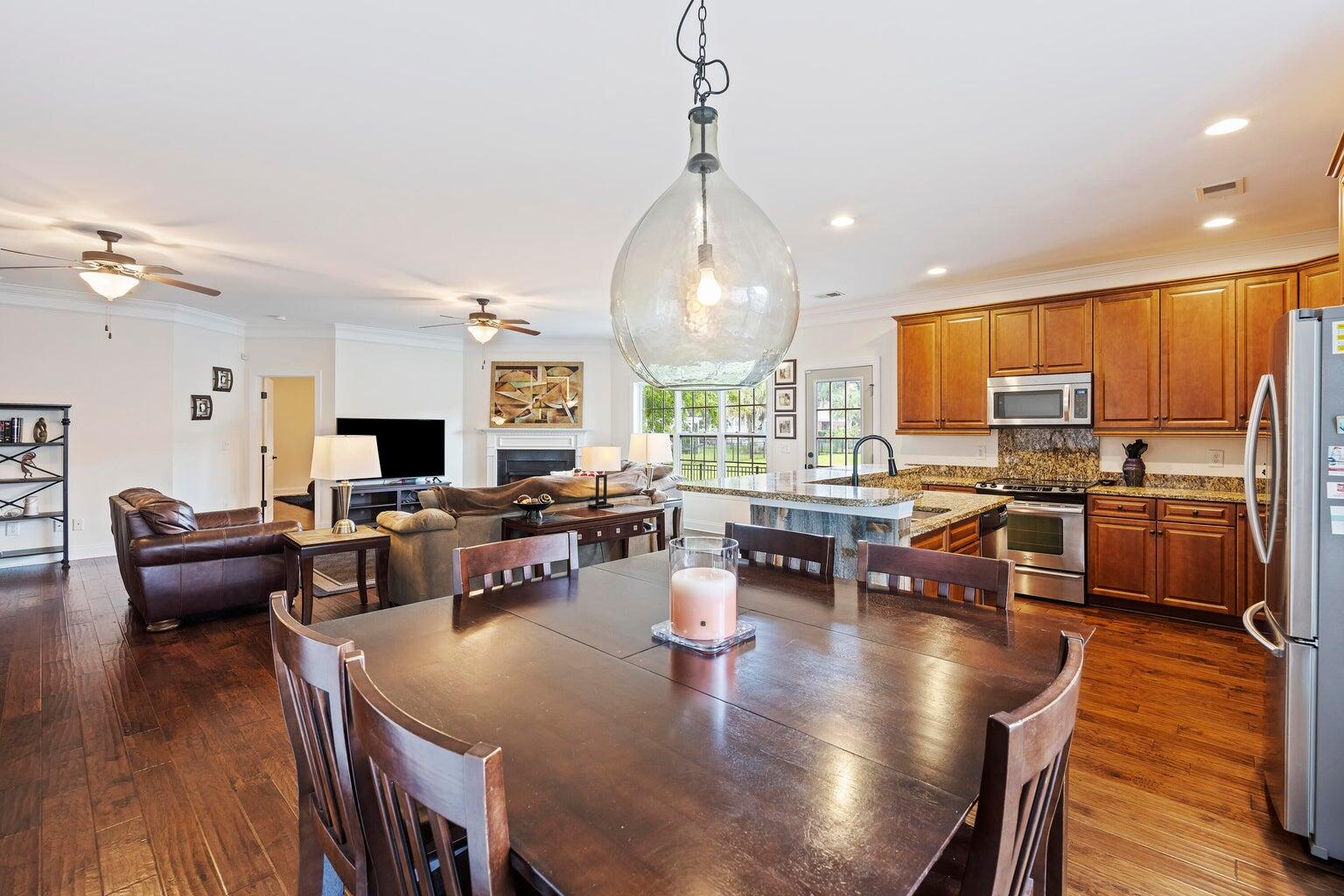 1019 Jervey Point Road Charleston, SC 29492 - Photo 13 of 38 20250709163304275716000000-o