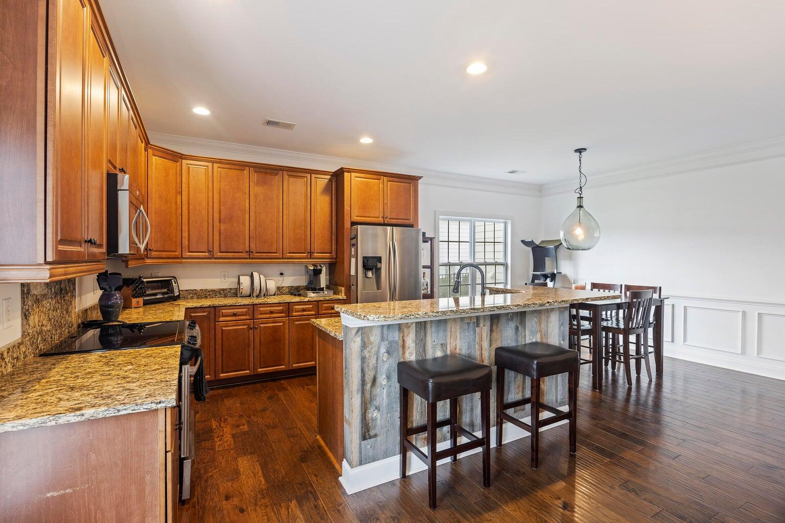 1019 Jervey Point Road Charleston, SC 29492 - Photo 10 of 38 20250709163235511148000000-o