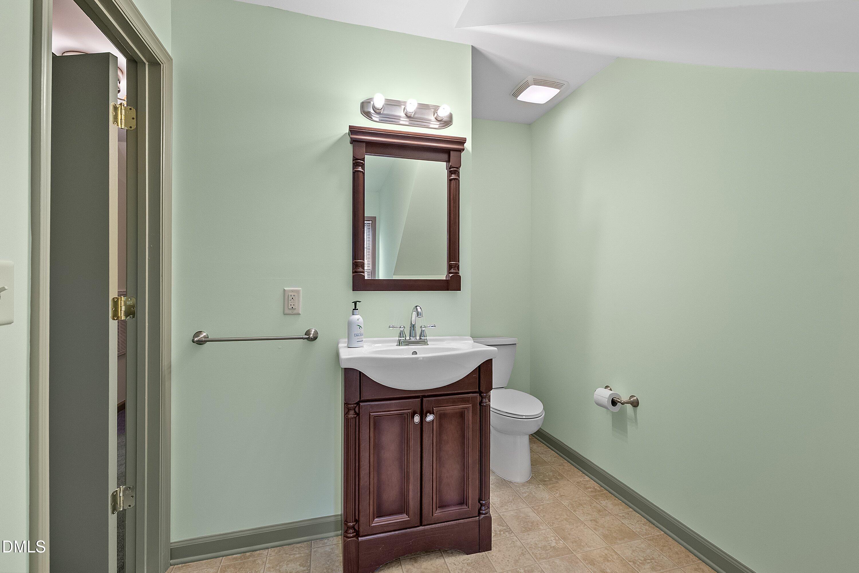 4522 Hamptonshire Drive Raleigh, NC 27613 - Photo 35 of 42 37-4522 Hamptonshire _3789