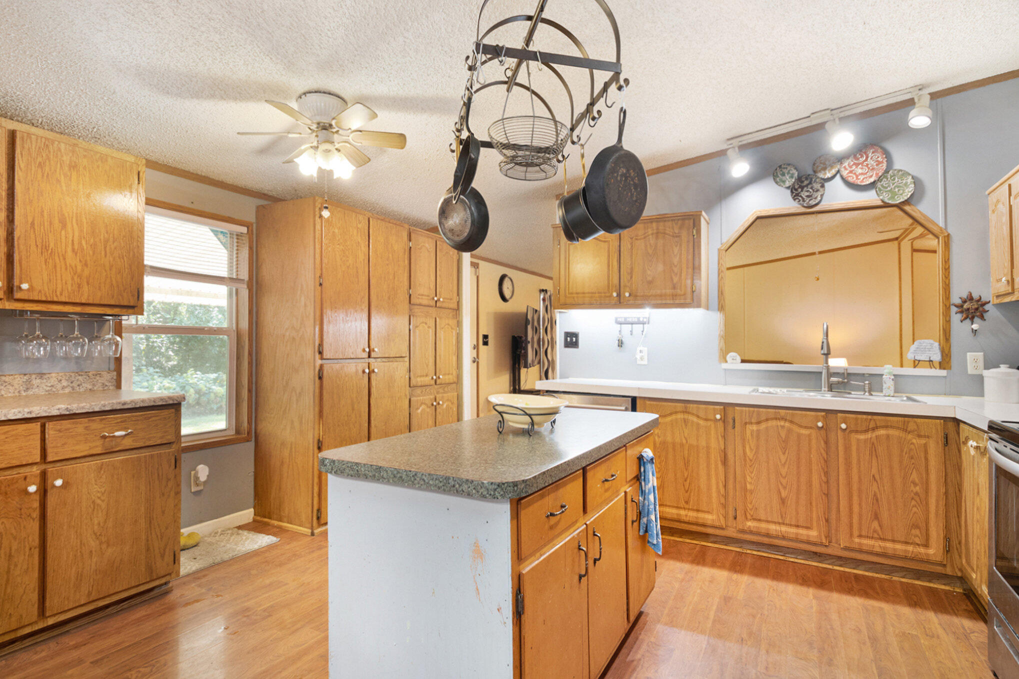 2440 Terminal Street Niles, MI 49120 - Photo 11 of 36 013_img_0083