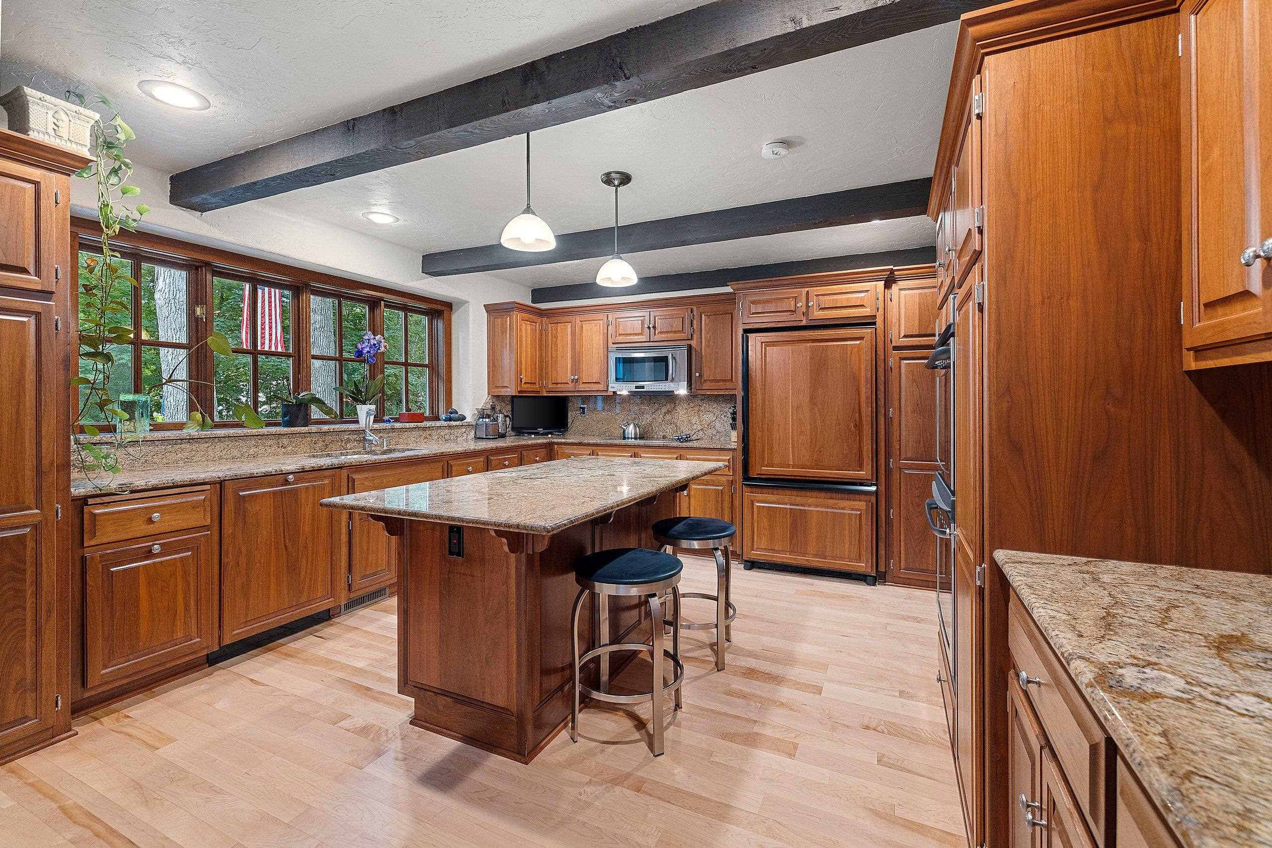 255 Traders Point Lane Green Bay, WI 54302 - Photo 16 of 78 Gallery Image 16