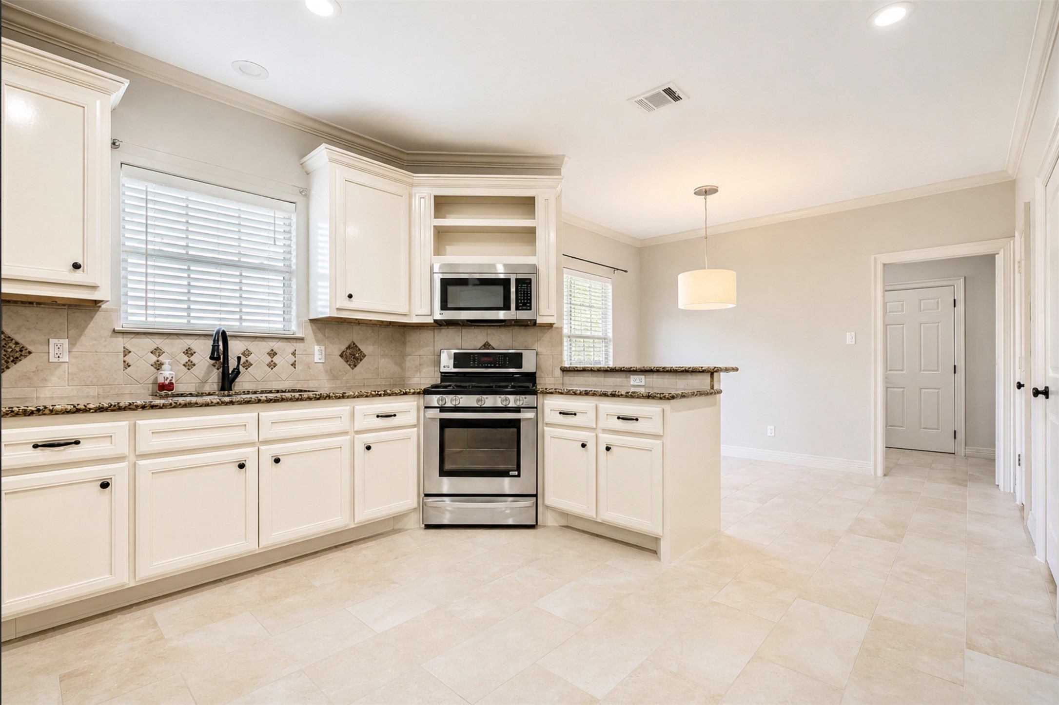 806 East 29th Street Houston, TX 77009 - Photo 11 of 30