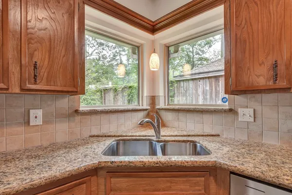 $2,850 | 17 Wishbonebush Road, Spring, TX 77380
