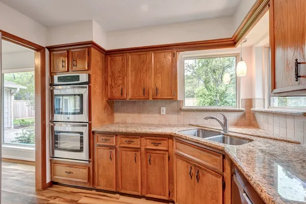 $2,850 | 17 Wishbonebush Road, Spring, TX 77380