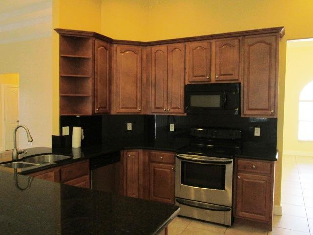 3003 Southeast Wake Road Port St. Lucie, FL 34984 - Photo 3 of 24 kitchen2