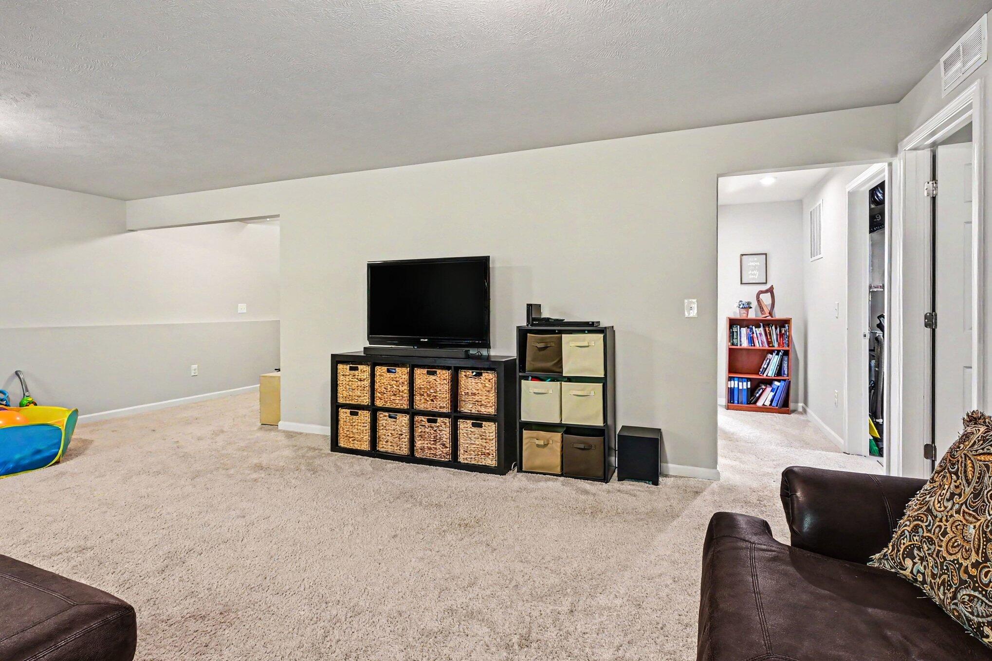 10291 Oakbrook Road Bridgman, MI 49106 - Photo 16 of 28 016_file_8066