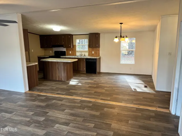 $180,000 | 140 Edgewater Road, Elizabethton, TN 37643